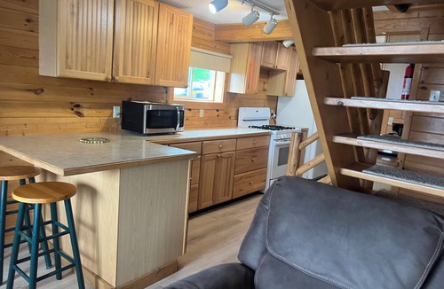 Indian River Cottage | Beautiful Cottage on Mullett Lake