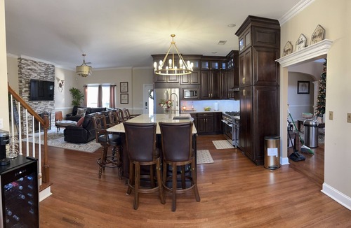 Southaven House | Beautiful Country Getaway/15 minutes From Elvis Graceland! Serene Fountain/Pool
