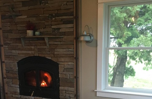 Suttons Bay House | Beautiful country home surrounded by rolling hills & vineyards