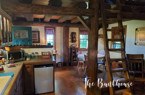 Wyatt Cabin | Beautiful Cozy Cabin in the Country