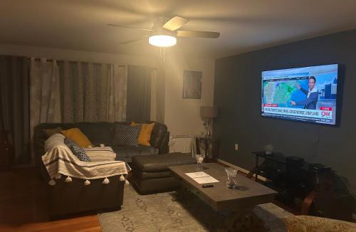 Hedgesville House | Beautiful, Cozy Fully finished Townhome