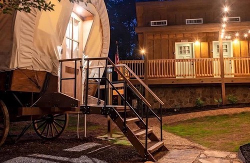 Benton House | Beautiful Glamping Wagon Great for Outdoor Adventures in Tennessee