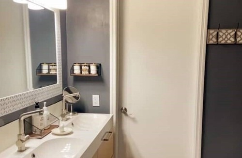 Versailles Apartment | Beautiful historical 2 king BR suite on Main St.