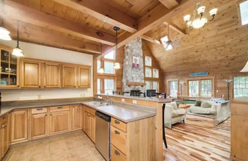 Onekama House | Beautiful Log Lodge Retreat near Beach, Dunes, Golf