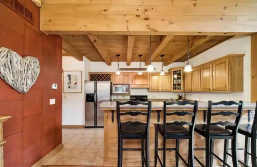 Onekama House | Beautiful Log Lodge Retreat near Beach, Dunes, Golf
