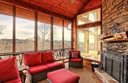 Clayton Cabin | Beautiful, Luxury Cabin with Out-Door Hot Tub near Lake Burton in Northern Georgia
