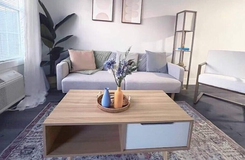 Johnstown Apartment | Beautiful Modern Apt - 5 Star Private Location