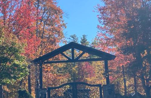 Cashiers Apartment | Beautiful Mountain Views With Your Own Private Hot Tub!
