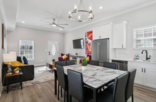 Tulane - Gravier House | Beautiful NEW 5BR Home with outdoor seating