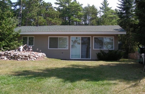 Mackinaw City Cottage | Beautiful Private Sandy Lake Michigan Beach Cottage -WiFi