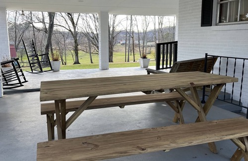 Oneida Cottage | Beautiful quiet retreat near Oneida, Big South Fork, and ATV trails!