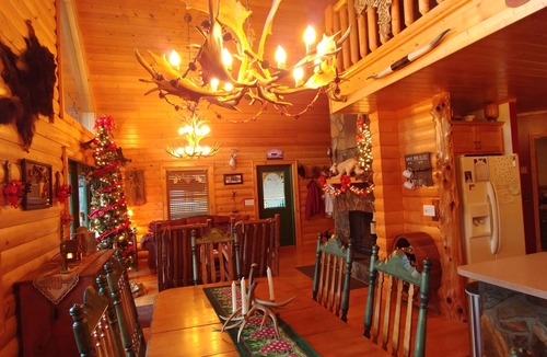 Piney Creek Cabin | Beautiful River Front Cabin-Piney Creek, NC