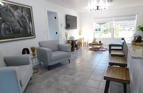 Joel House | Beautiful Seasonal Home w/pool