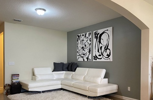 OakLeaf Plantation House | Beautiful Two Bedroom Townhome with free parking & wifi