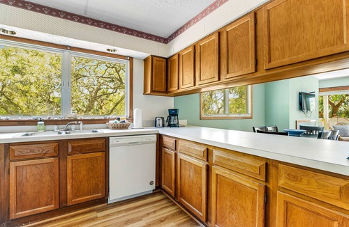 Isle of Palms House | Beautiful villa surrounded by lush landscaping - walk to beach, golf & pool