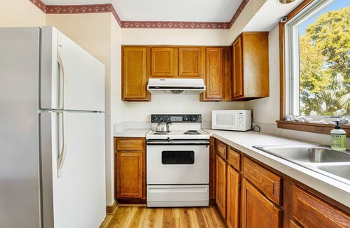 Isle of Palms House | Beautiful villa surrounded by lush landscaping - walk to beach, golf & pool