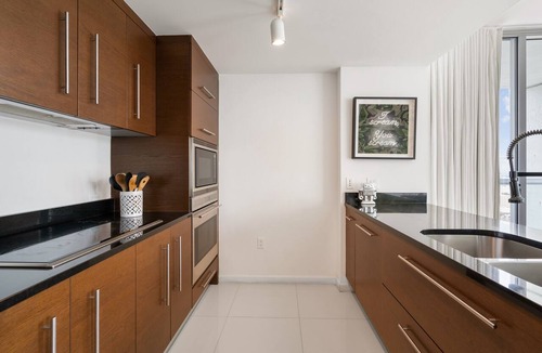 Brickell Condo | BEAUTIFUL Waterfront and City View 2BD ★39th Floor★Icon BRICKELL