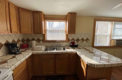 Caldwell Apartment | Beautifully Finished Apartment in a Peaceful Private Setting