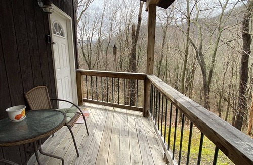 Caldwell Apartment | Beautifully Finished Apartment in a Peaceful Private Setting