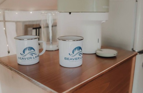 Rogers Cottage | Beaver Lake Glamping Tent Getaway – Queen Bed, Nespresso & AC