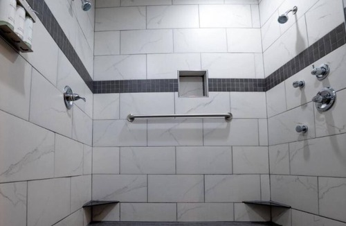 Perrysburg Apartment | Belamere Suites - The Grand Royal Swimming Pool Suite In Ohio