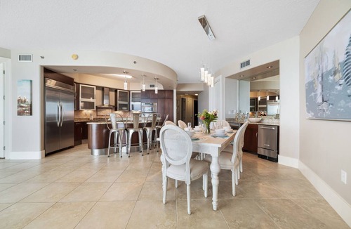 Orange Beach East Condo | Bella Luna 407-Luxury Condo-Sleeps 8-Walk to Flora-Bama-Boaters Heaven-