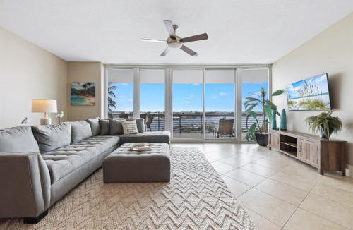 Orange Beach East Apartment | Bella Luna 407-Luxury Condo-Sleeps 8-Walk to Flora-Bama-2 King Beds-Flora-Bama