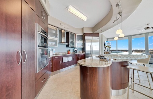 Orange Beach East Condo | Bella Luna 810-Spectacular Views of Beach & Bay