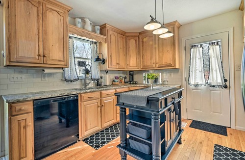 Berkeley Springs Cottage | Berkeley Springs Vacation Home w/Fire Pit!