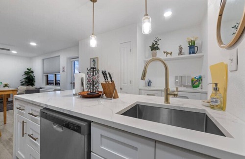 Downtown Atlanta Condo | Best Food Scene, Convenience & Walk-Friendly | ATL