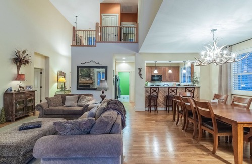 Bear Lake Reserve House | "Best mountain view" Enjoy the lake and mountains at this 5 star resort.