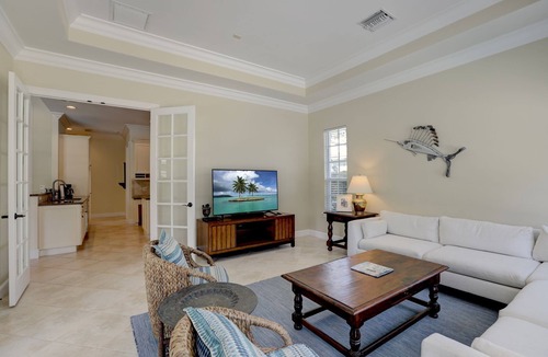 South Beach House | "BEST TIME Designer Paradise w/Pool Limited Spring/Summer Discount Book Today!"