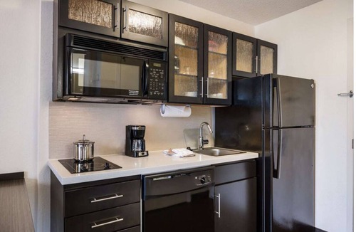 Bryant Pattengill West Hotel | Best Value, Quality Stay! Pet-Friendly, Close to Briarwood Mall!