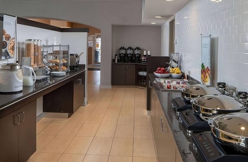 Fairfax Apartment | Best Value, Quality Stay! Pet-friendly Property, Free Breakfast, Parking!