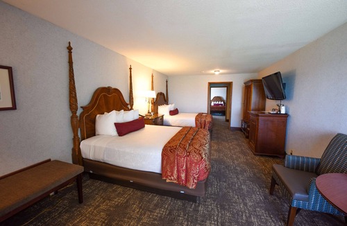 Mackinaw City Hotel | Best Western Plus Dockside Waterfront Inn