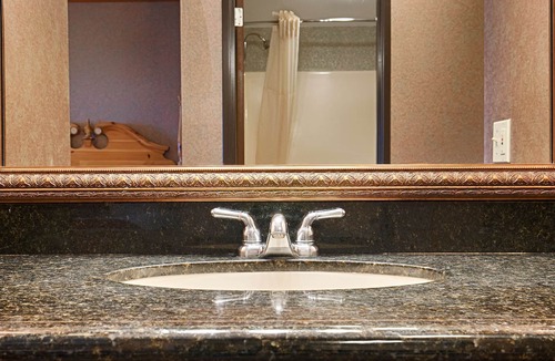 Mackinaw City Hotel | Best Western Plus Dockside Waterfront Inn