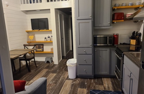 Clarkesville Cottage | Bev's Place - a quaint tiny house in a secure community with amenities to enjoy!