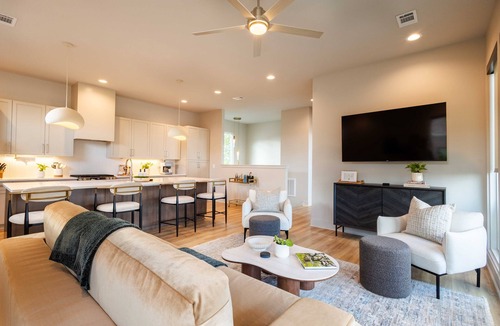 Historic Edgefield House | Big Group Stays I 2 Units | 8 Kings + 8 Baths