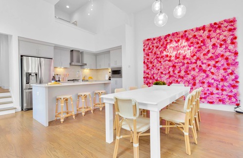 West End House | BIG GROUP TRIPS! PRIME LOCATION 2MILES TO BROADWAY! UP TO 5 HOMES TOGETHER!