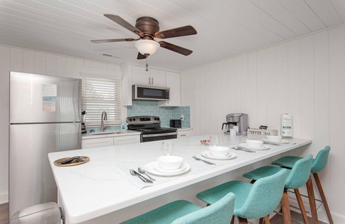 Crescent Beach House | Bigdog friendly*1blktobeach*Outdoor shower