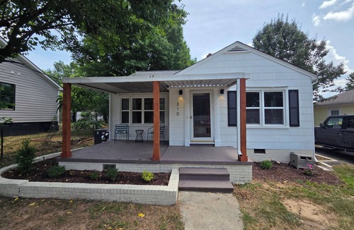 Burlington House | Bigfoot Cottage of Burlington