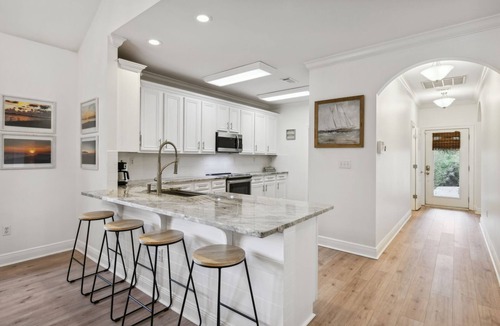 St. Martin House | Biloxi Waterfront House With A View/Downtown Biloxi, Ocean Springs & Keesler