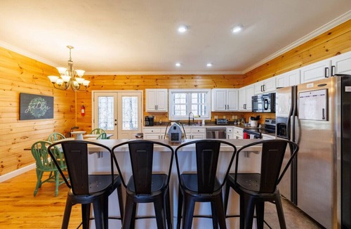 Mentone House | Bird House | Hot Tub, Large Yard, Horses Nearby