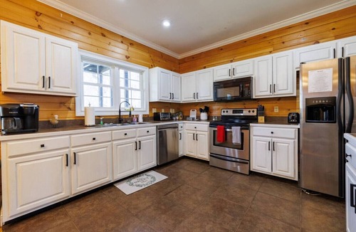 Mentone House | Bird House | Hot Tub, Large Yard, Horses Nearby