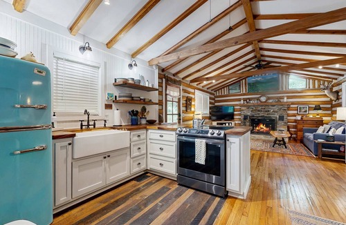 Franklin House | Bird-watcher's creekside cabin with screened porch, fireplace, yard, & firepit