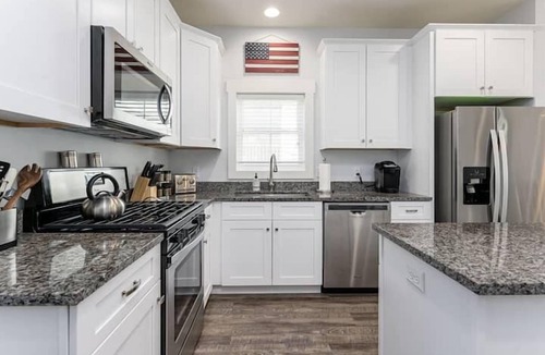 Fairview House | Birds Nest | 3BR/2BA dog-friendly mountain home in Fairview, NC
