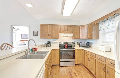 Seven Devils House | Birds Nest- Hot Tub w/Mtn View, Whirlpool Bath, Gas Grill, Keyless Entry