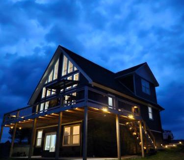 Canaan Valley House | Black Diamond by MasonTyler