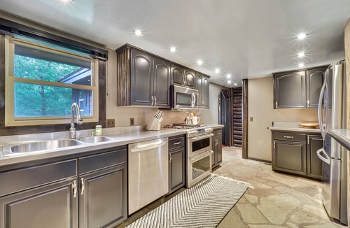 Charlevoix House | Black Duck-located on the S. Arm of Lake Charlevoix, Private dock and hot tub