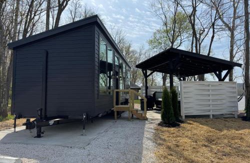 New Richmond House | Black Tie Affair - Eloquent Riverfront Experience